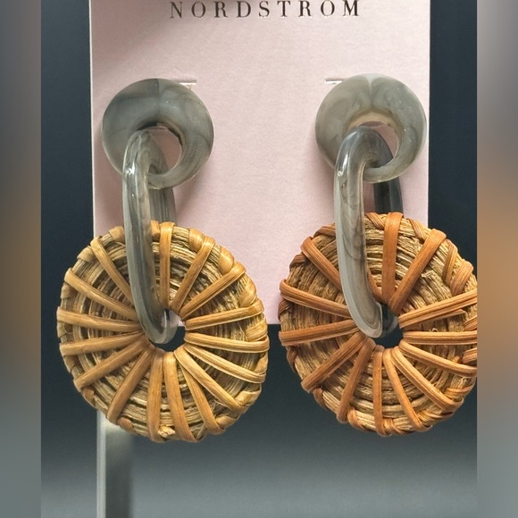 Chic Woven Rattan Drop Earrings - Picture 3 of 7